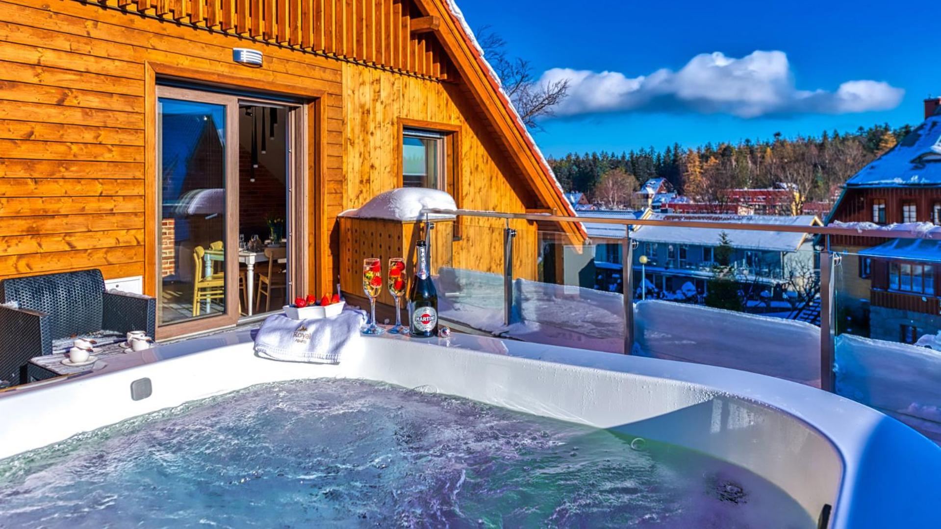 Royal Prestige Collection Z Prywatnym Jacuzzi - Stone Hill Resort Z Basenem I Saunami Шклярська Поремба Екстер'єр фото